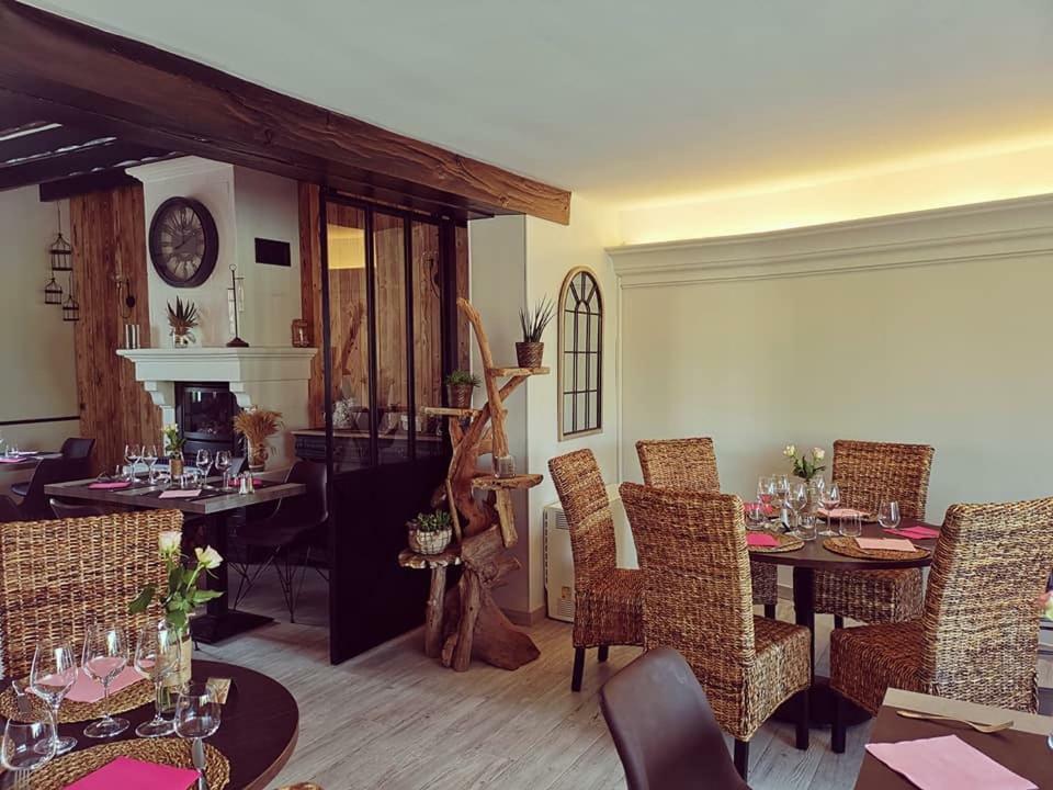 Auberge Saint-Jean Villequier-Aumont Exteriér fotografie